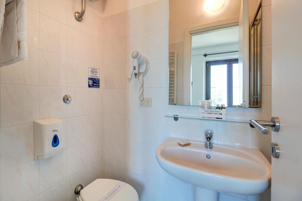 Artemisia Negli Ulivi B&B Magliano in Toscana Bagian luar foto